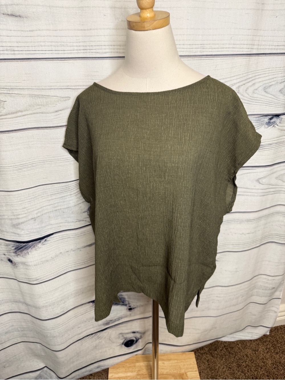 Liz Claiborne Olive Green Short Sleeve Boatneck Top